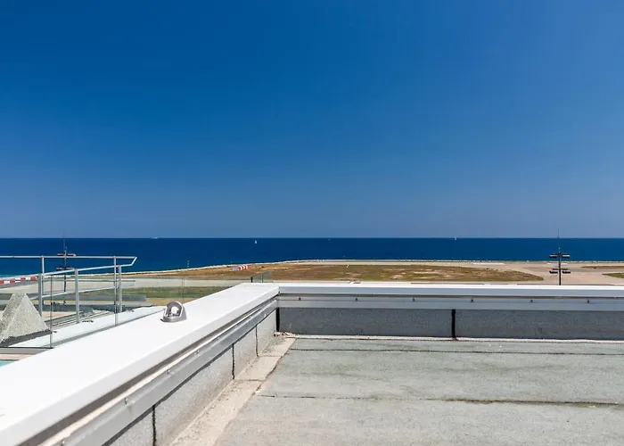 Nemea Arenas Aeroport 4*