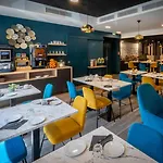 Nemea Arenas Aeroport 4*