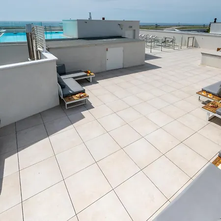 Nemea Arenas Aeroport