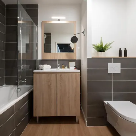 Nemea Arenas Aeroport Apartmanhotel Nizza