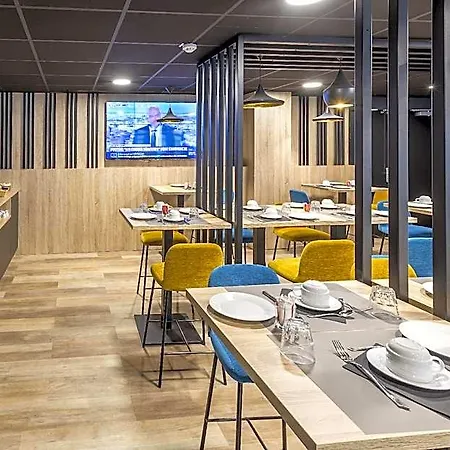 Nemea Arenas Aéroport 4*