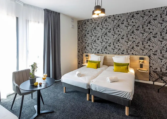 Nemea Arenas Aeroport Aparthotel