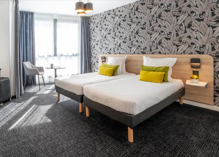 Nemea Arenas Aeroport Aparthotel 4*