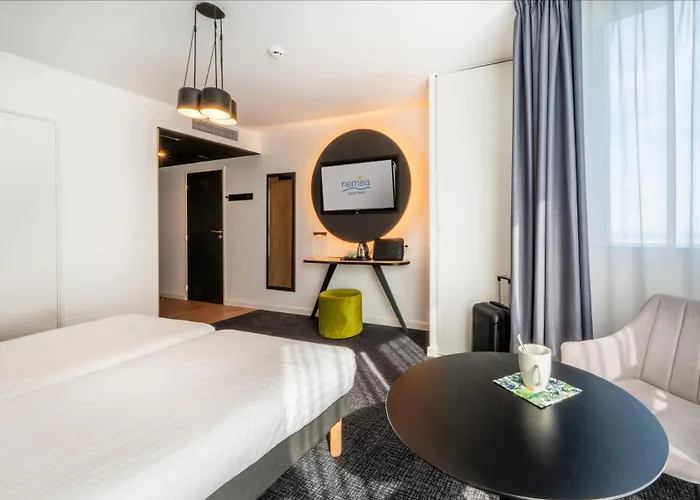 Aparthotel Nemea Arenas Aeroport 4*