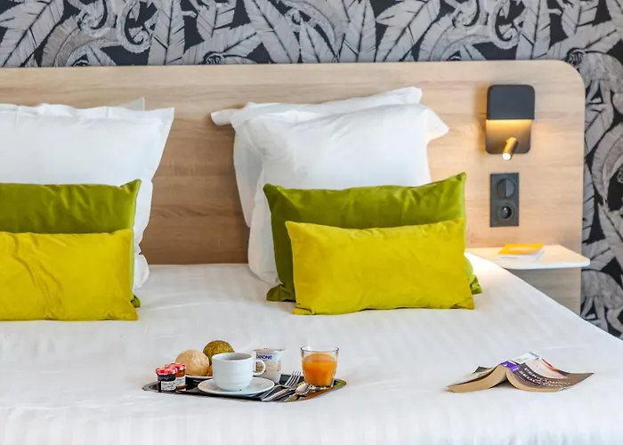 Nemea Arenas Aeroport 4*