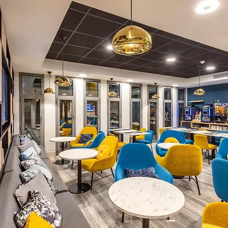 Ξενοδοχείο με διαμερίσματα Nemea Arenas Aeroport 4*