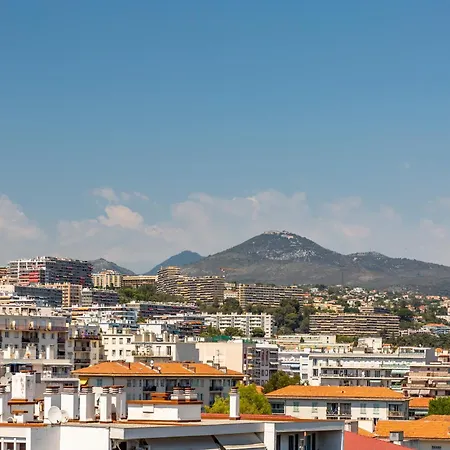 Nemea Arenas Aeroport Ξενοδοχείο με διαμερίσματα 4*